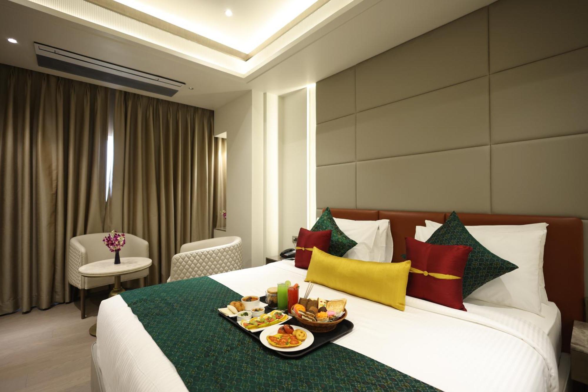 Marigold-Newly Renovated Hotel Ширді Екстер'єр фото